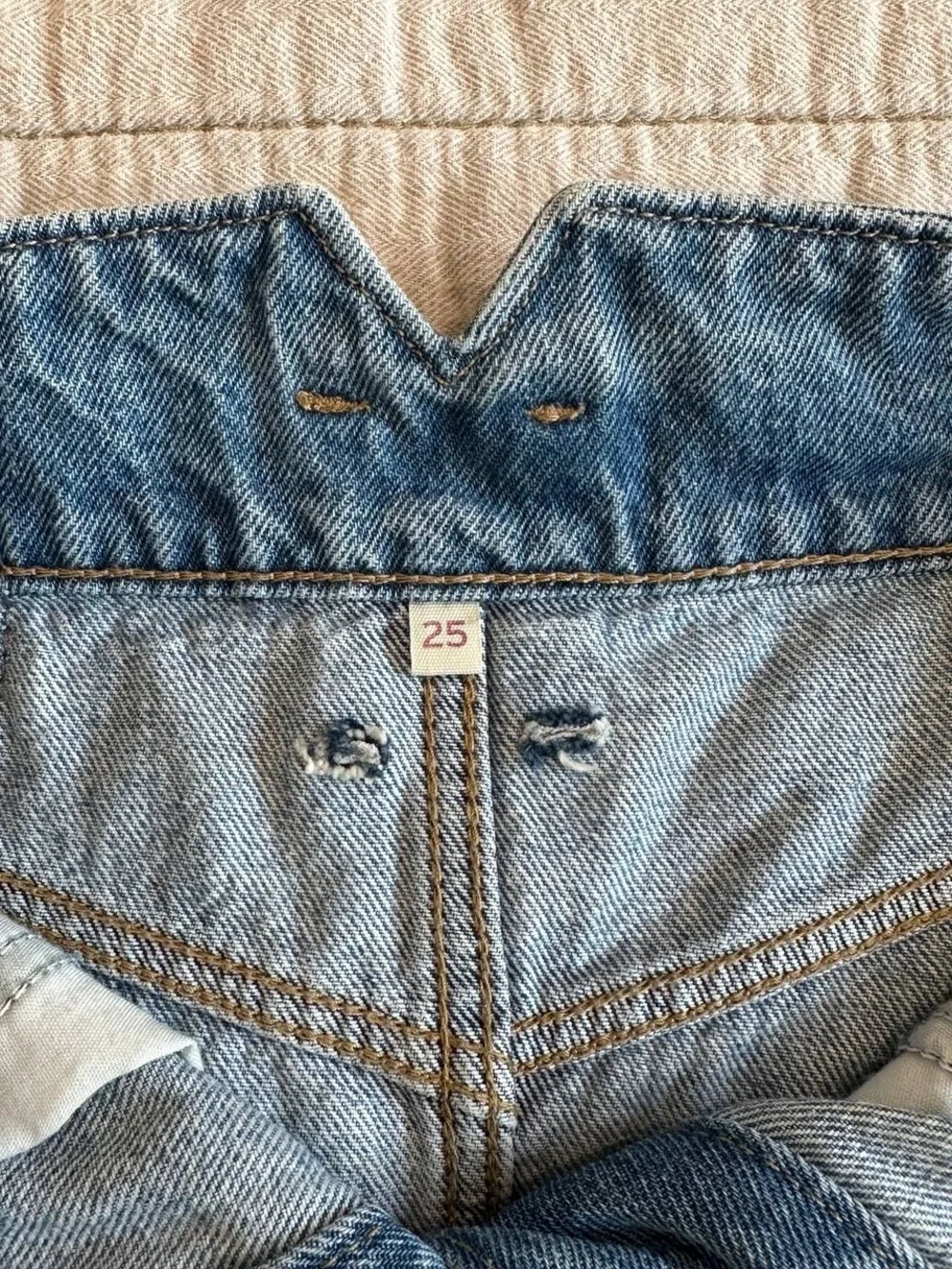 Levi's Light Blue Button-Front Denim Mini Skirt - Picture 5 of 6